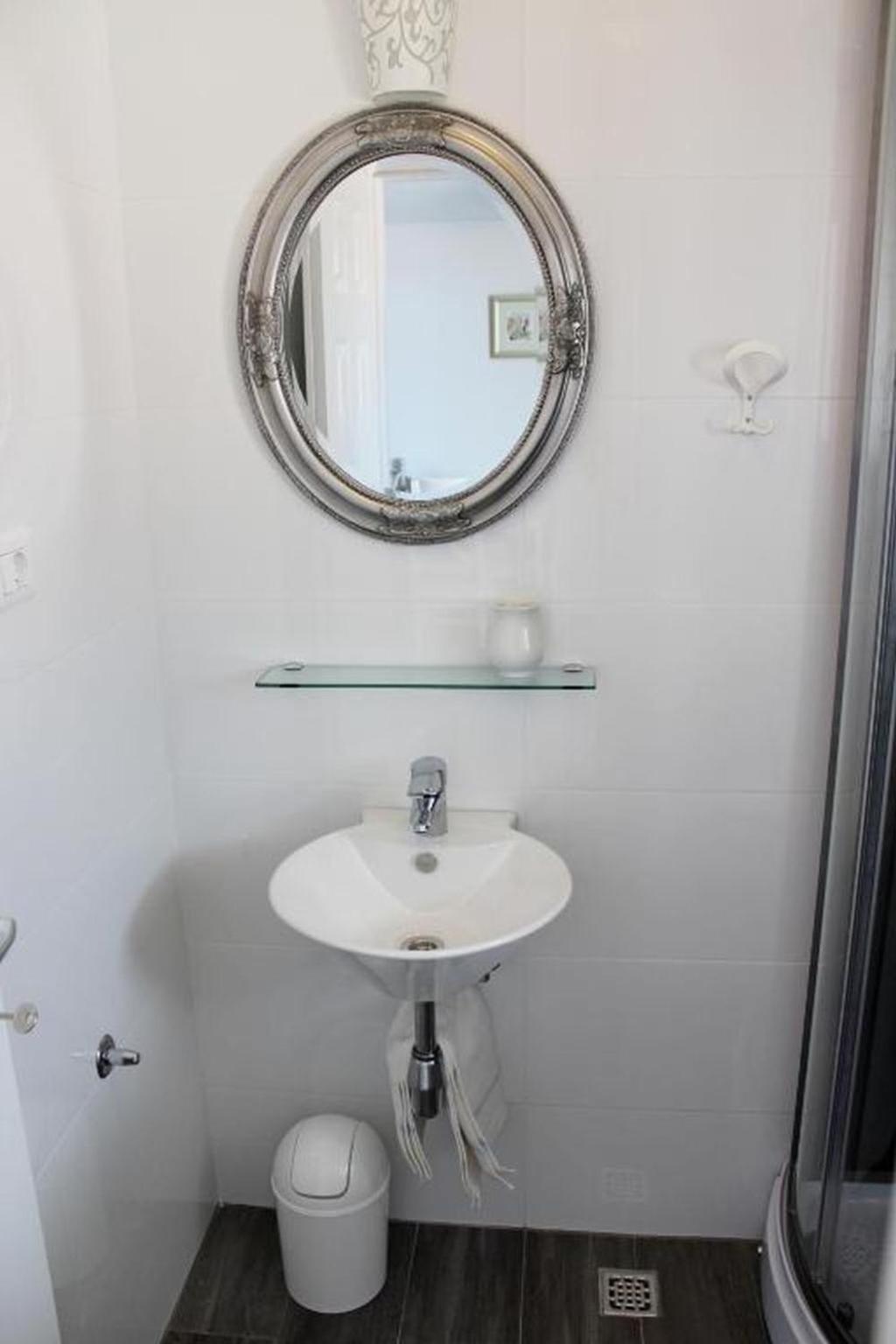 Adriona Apartment *