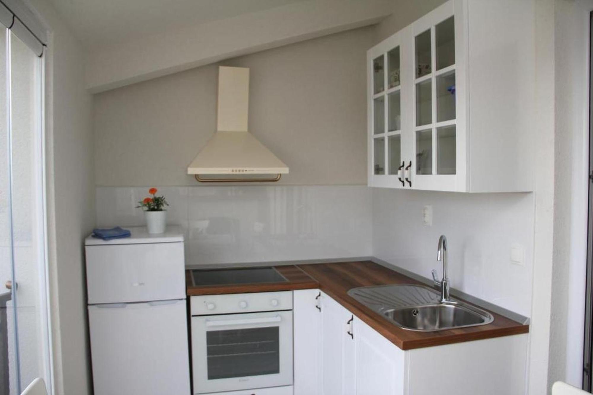 Adriona Apartment *